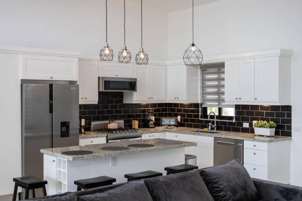 Instyle Residences at Casa Linda Villas, view 3