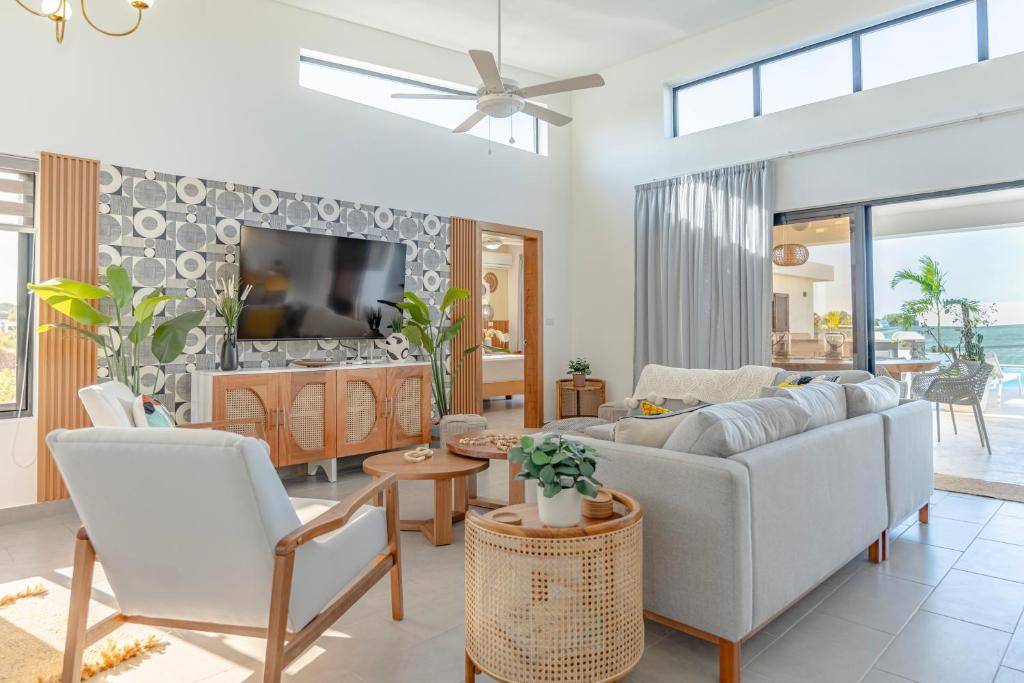 Instyle Residences at Casa Linda Villas, view 9